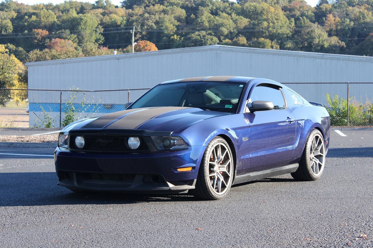 Used 2011 Ford Mustang GT Premium w/ Comfort Pkg RWD image 2