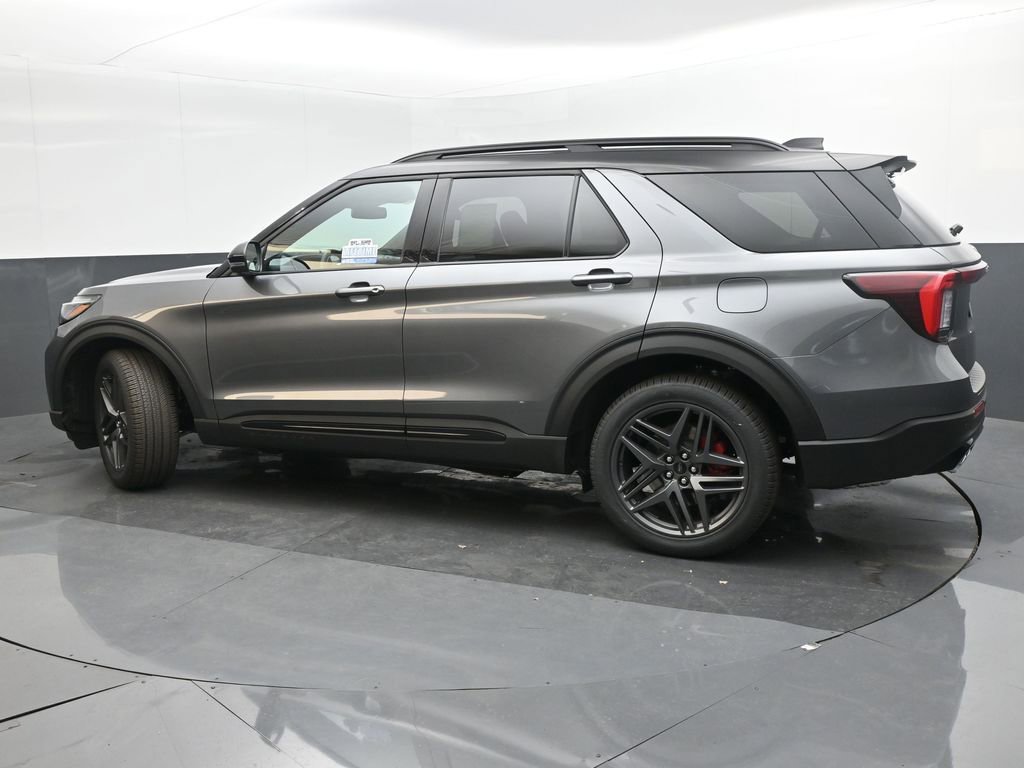 New 2026 Ford Explorer ST image 3