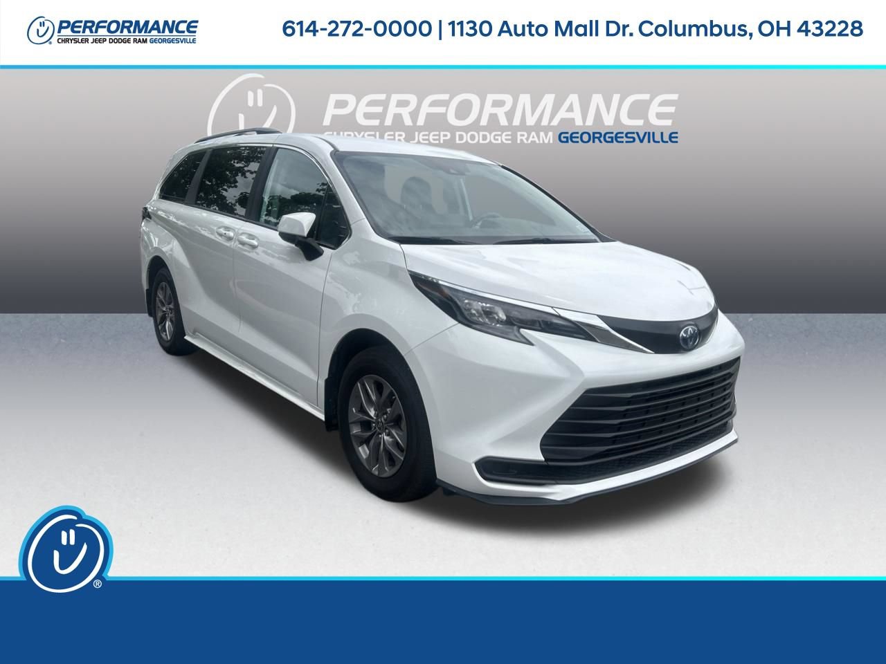 Used 2024 Toyota Sienna LE AWD/4WD image 1