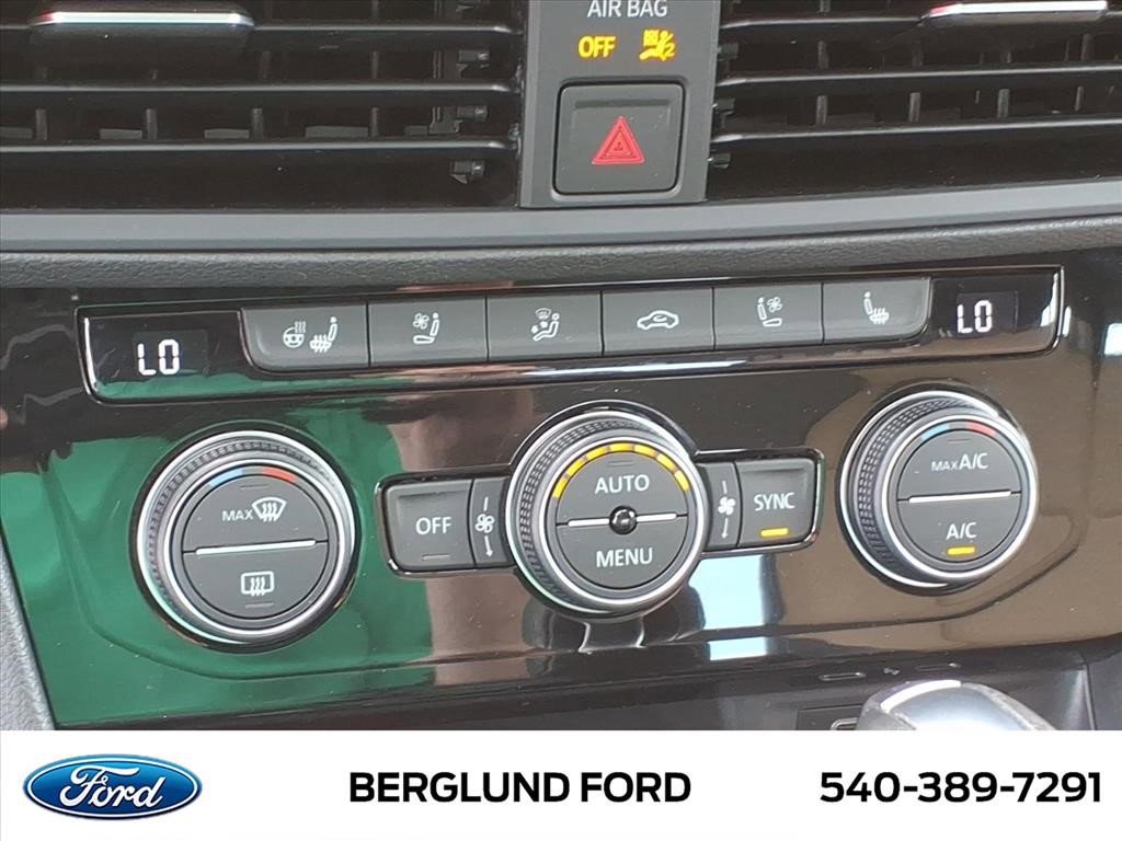 Used 2021 Volkswagen Jetta SEL Premium FWD image 26