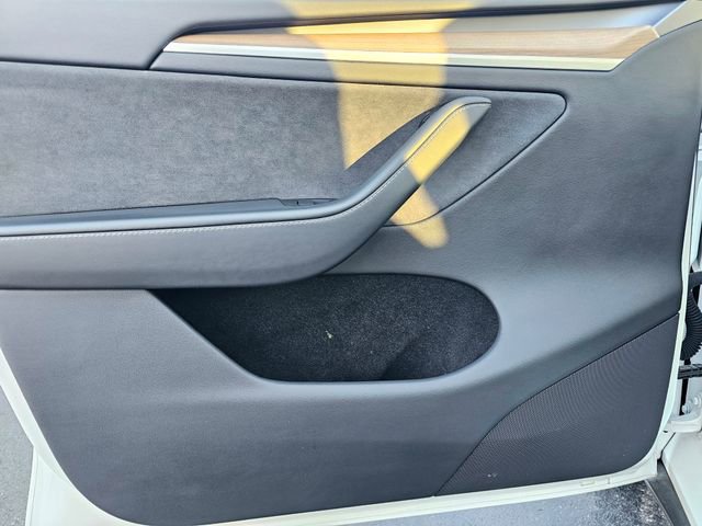 Used 2024 Tesla Model Y Long Range image 19