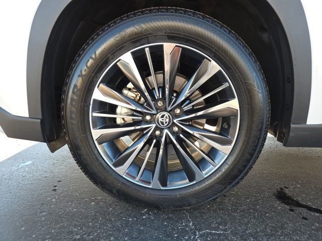 Used 2026 Toyota Grand Highlander MAX Platinum image 31