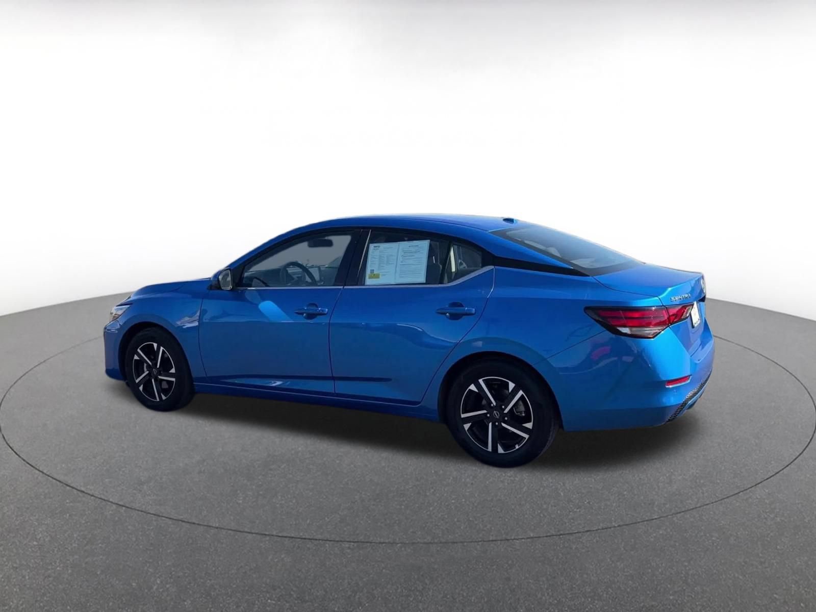 Used 2025 Nissan Sentra SV FWD image 8