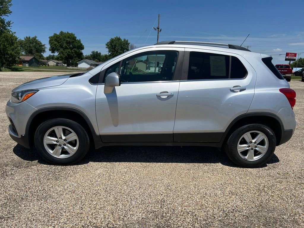 Used 2017 Chevrolet Trax LT AWD/4WD image 2