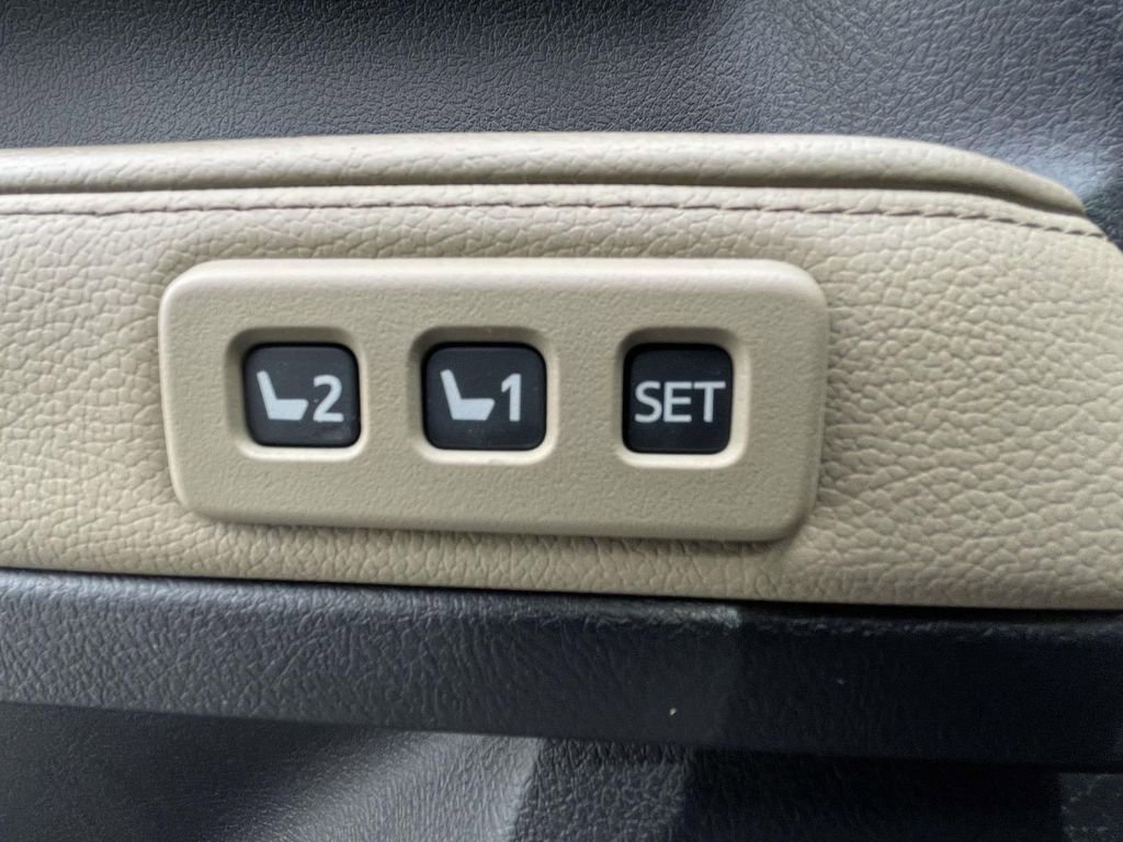 Used 2023 Toyota 4Runner Limited image 25