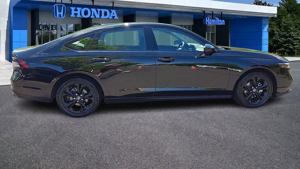 Certified 2025 Honda Accord SE image 9