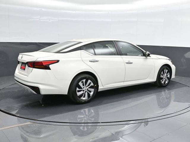 Used 2025 Nissan Altima 2.5 S FWD image 3