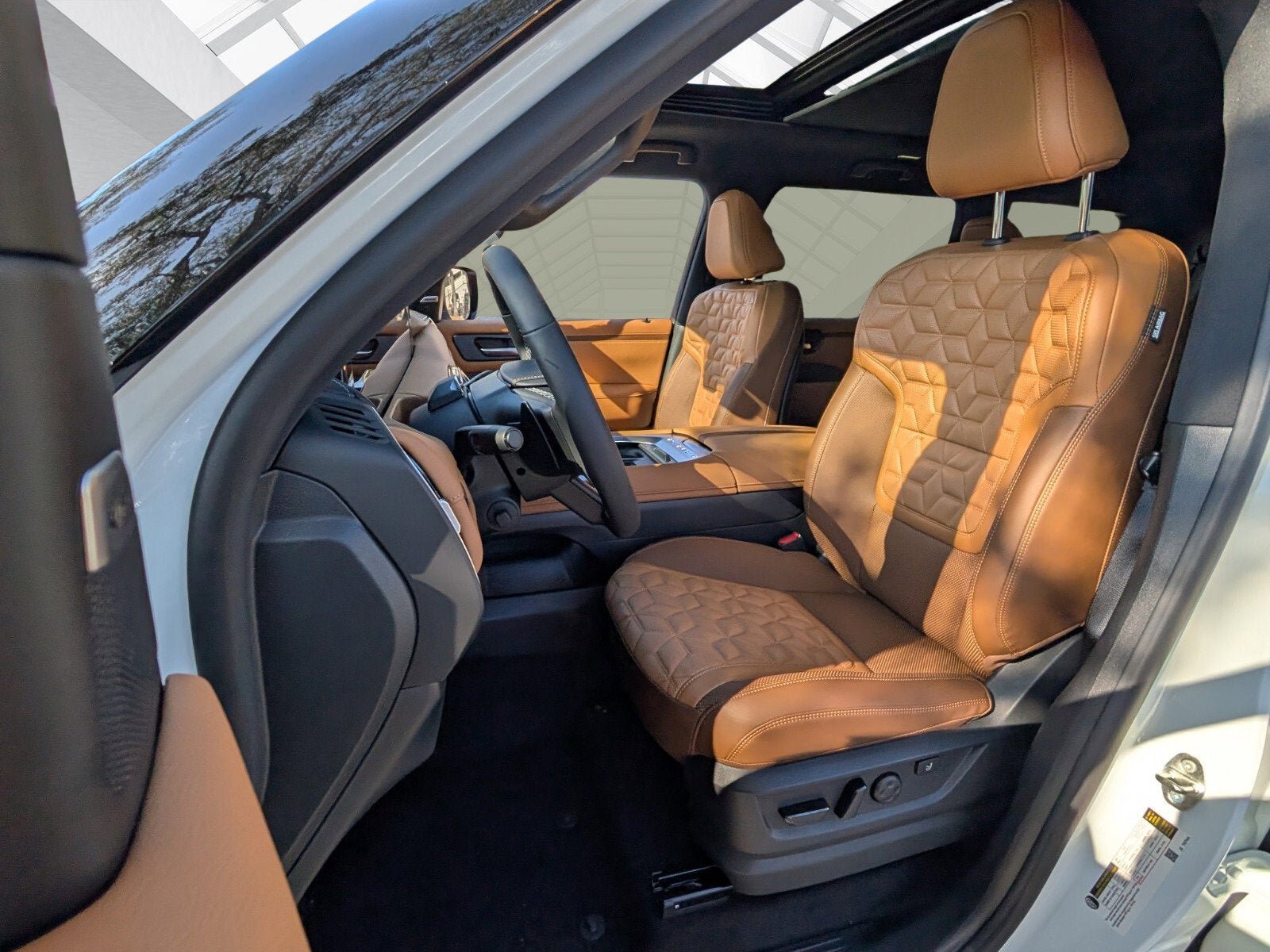 New 2026 Nissan Armada Platinum Reserve image 4