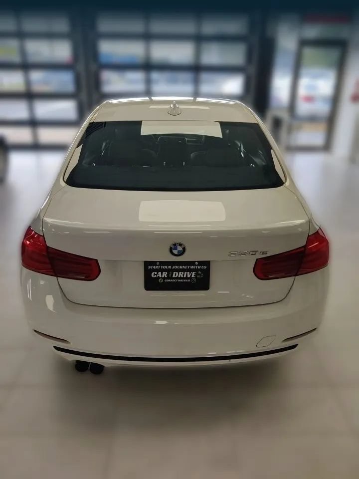 Used 2018 BMW 330e RWD image 7