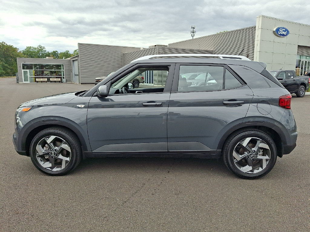 Used 2026 Hyundai Venue SEL FWD image 7