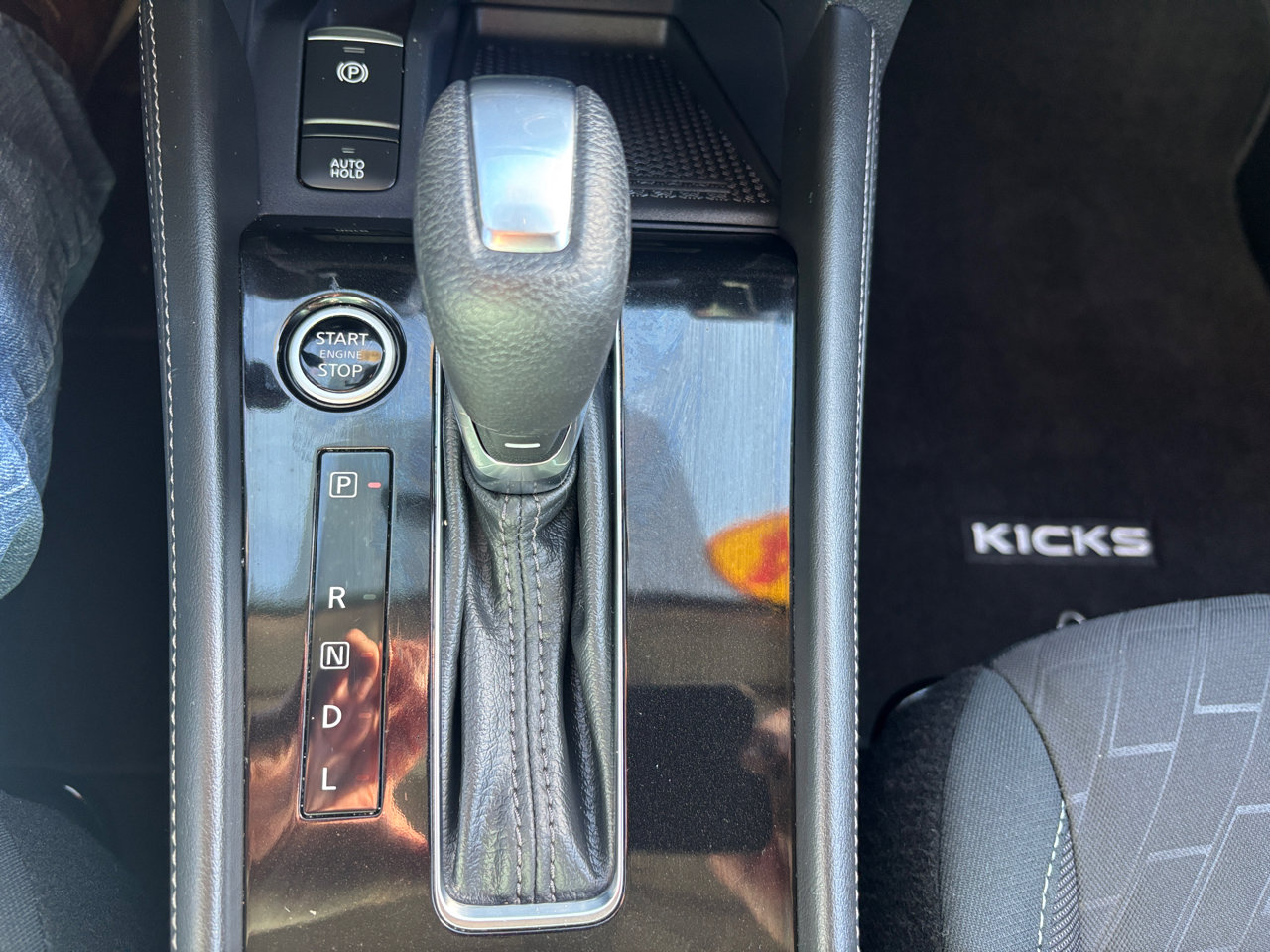 Used 2024 Nissan Kicks SV image 20