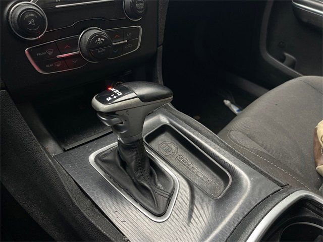 Used 2015 Dodge Charger SXT RWD image 12