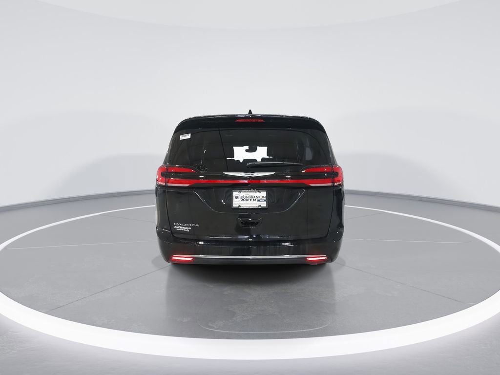 New 2026 Chrysler Pacifica Select image 7