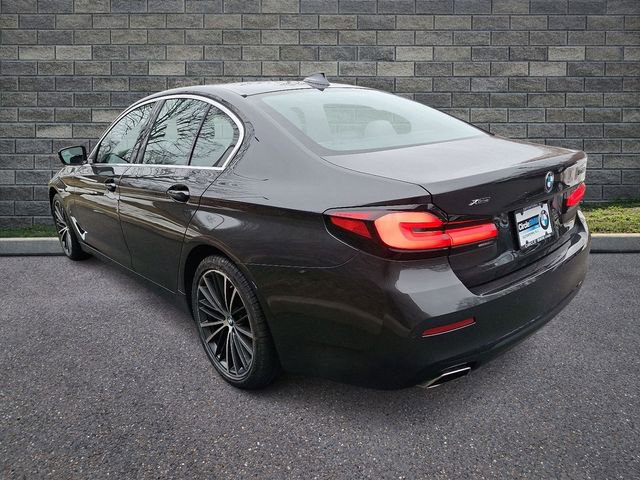 Used 2023 BMW 530i xDrive w/ Premium Package image 4