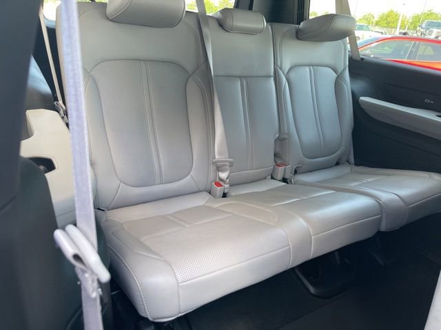 Used 2025 Jeep Wagoneer L 4WD image 17