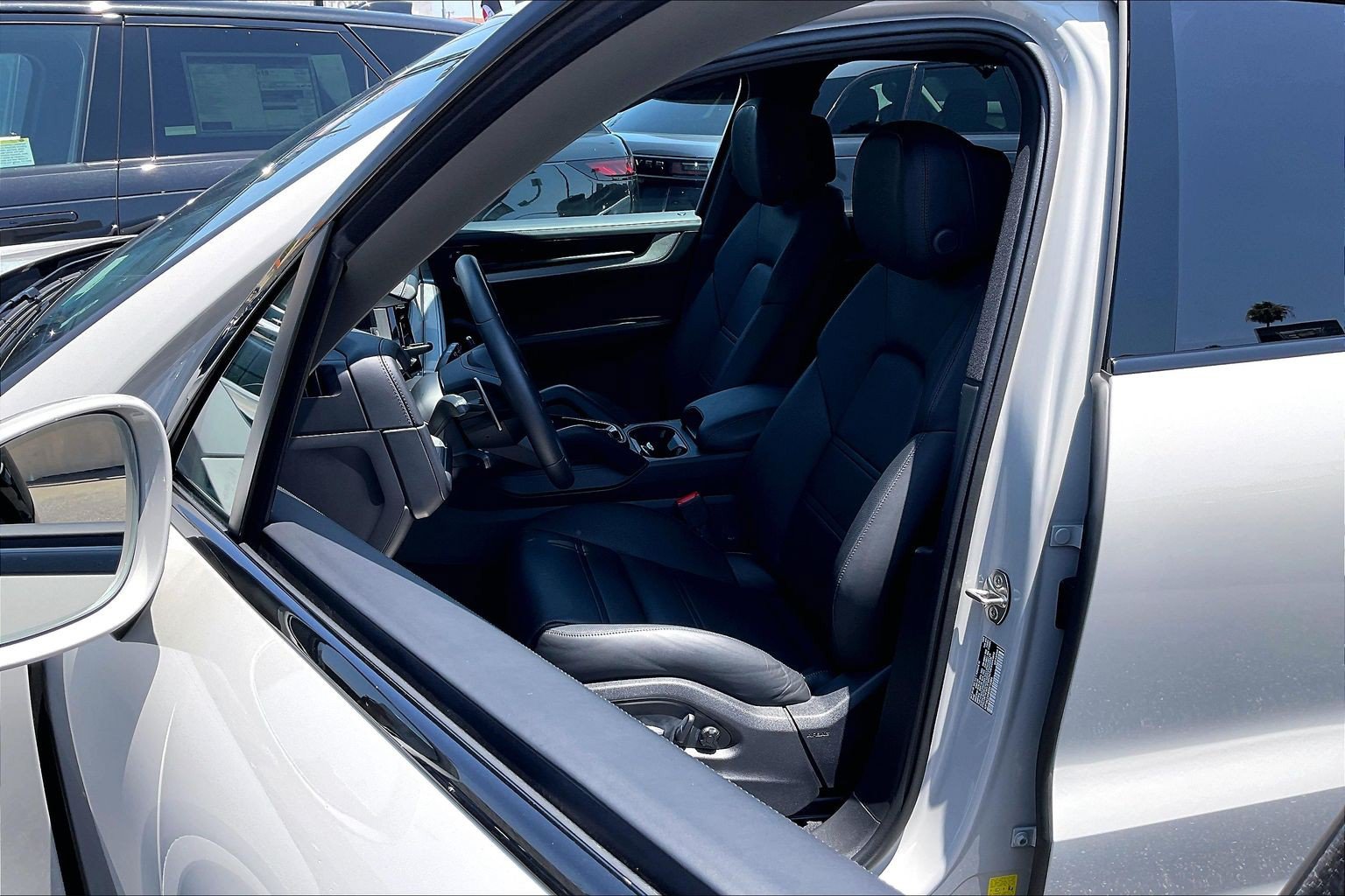 Used 2026 Porsche Cayenne S AWD/4WD image 8