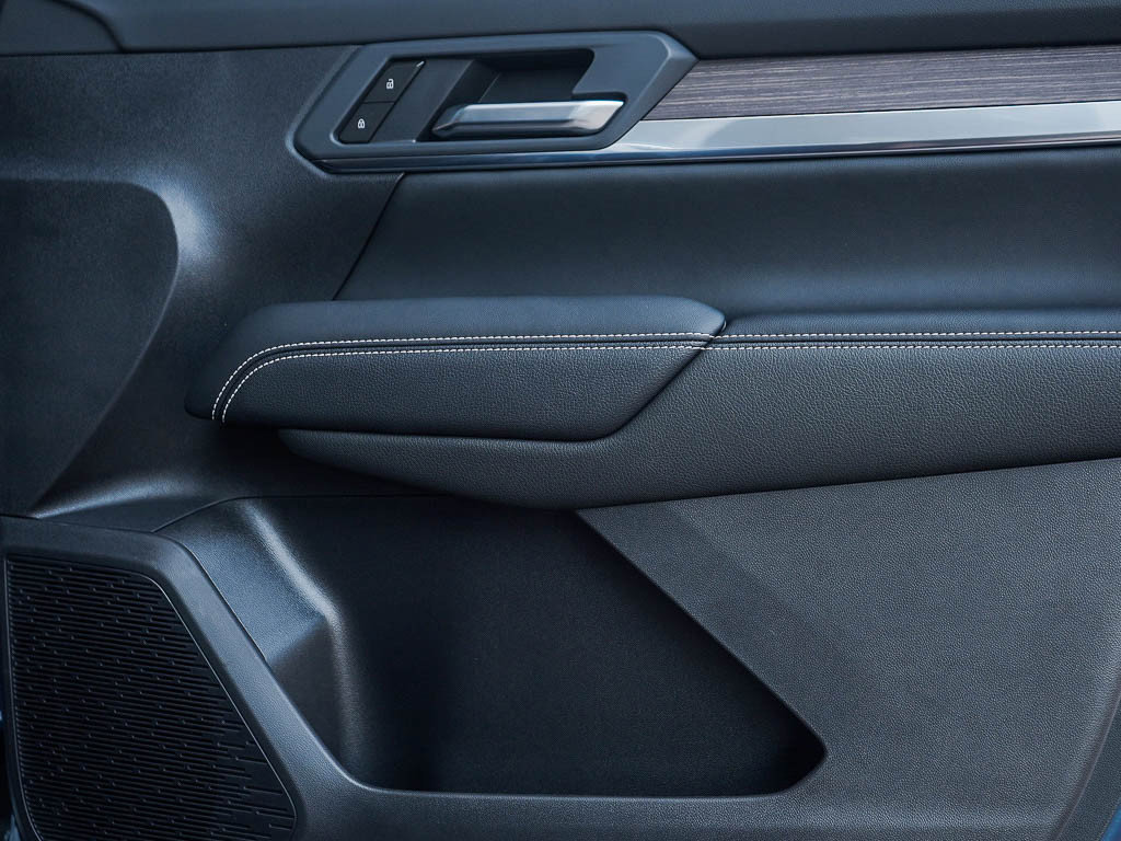 New 2027 GMC Terrain Denali w/ LPO, Floor Liner Package AWD/4WD image 10