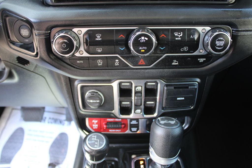 Used 2025 Jeep Wrangler Unlimited Rubicon AWD/4WD image 17