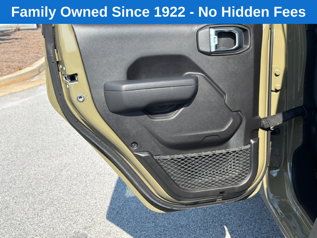 Used 2025 Jeep Gladiator Sport AWD/4WD image 21