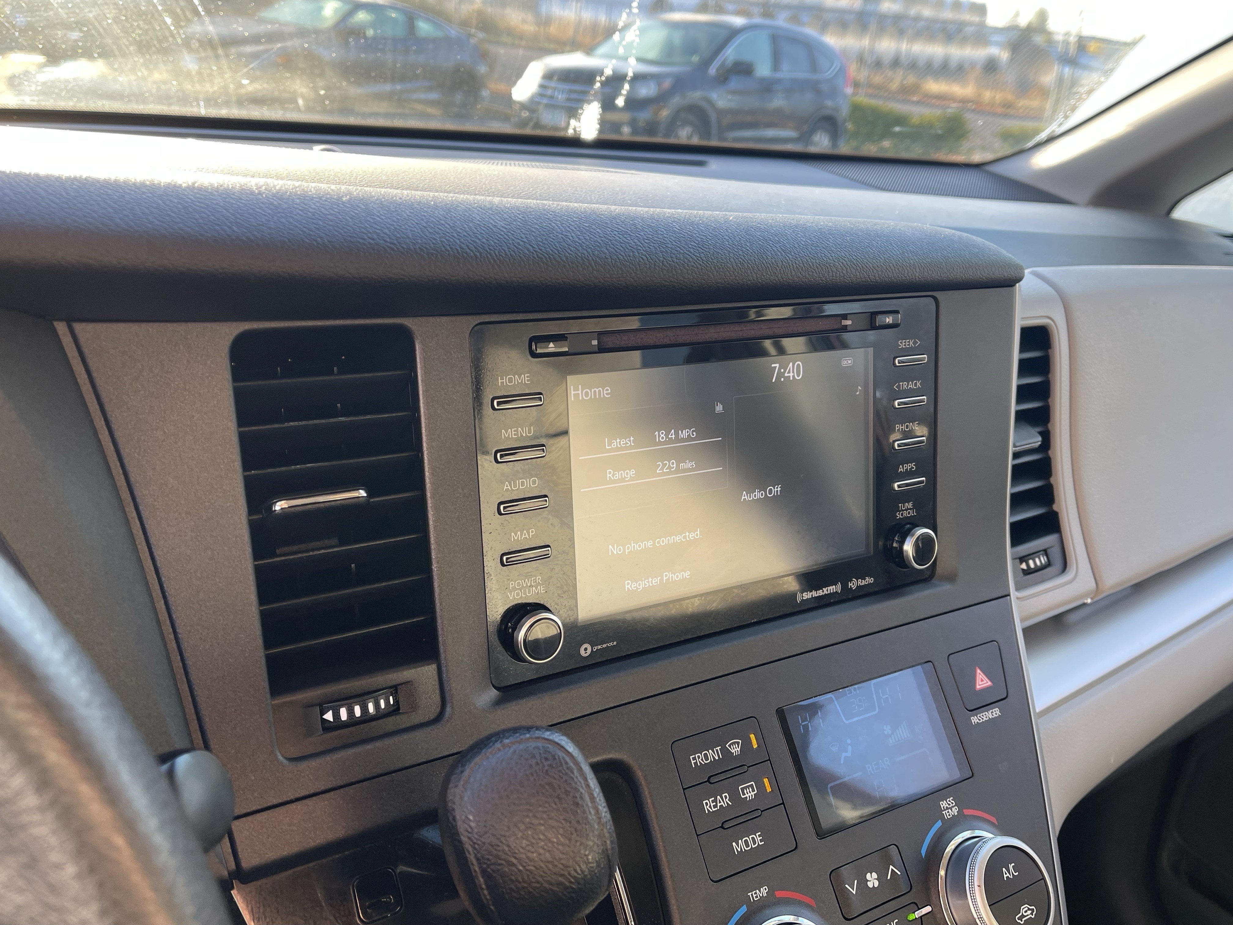 Used 2020 Toyota Sienna LE w/ LE Preferred Package FWD image 23