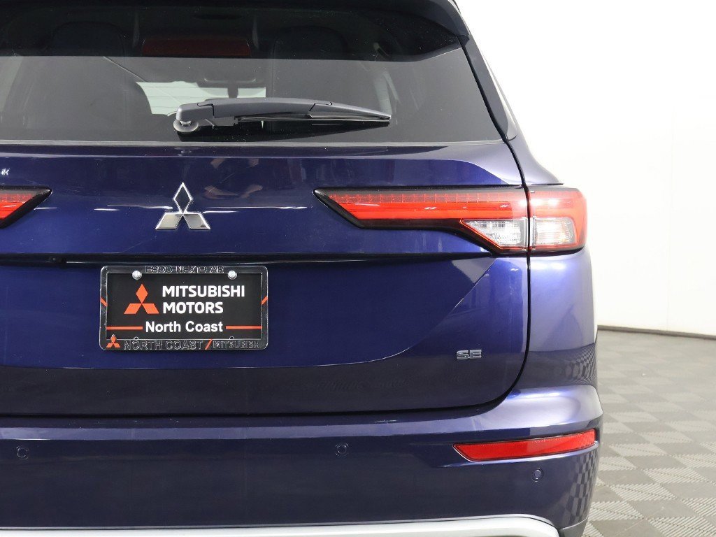 Used 2024 Mitsubishi Outlander SE image 17