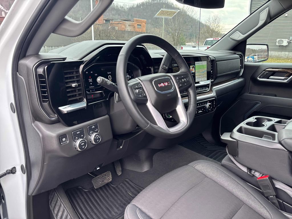 Used 2025 GMC Sierra 1500 Elevation image 13