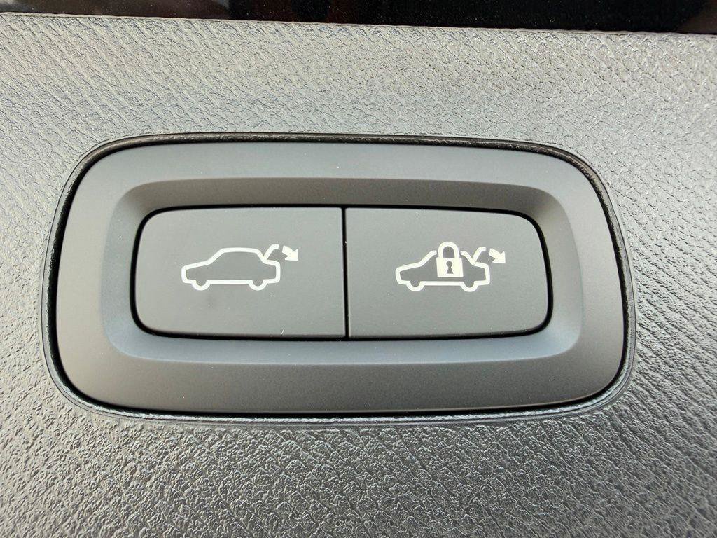 New 2026 Volvo XC90 T8 Ultra w/ Protection Package Premier AWD/4WD image 27