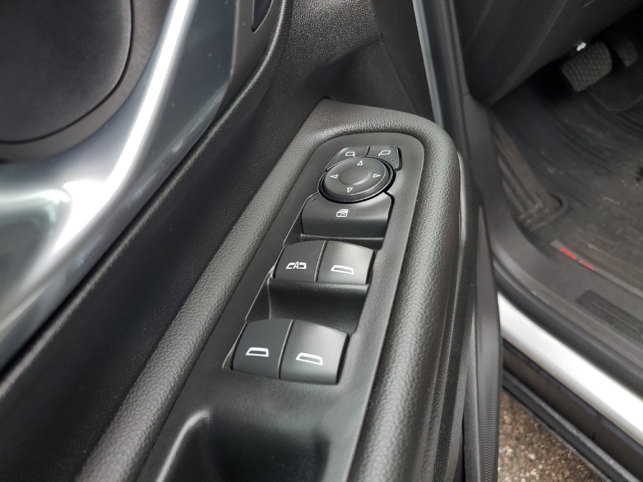 Used 2022 GMC Terrain SLE w/ Driver Convenience Package FWD image 17
