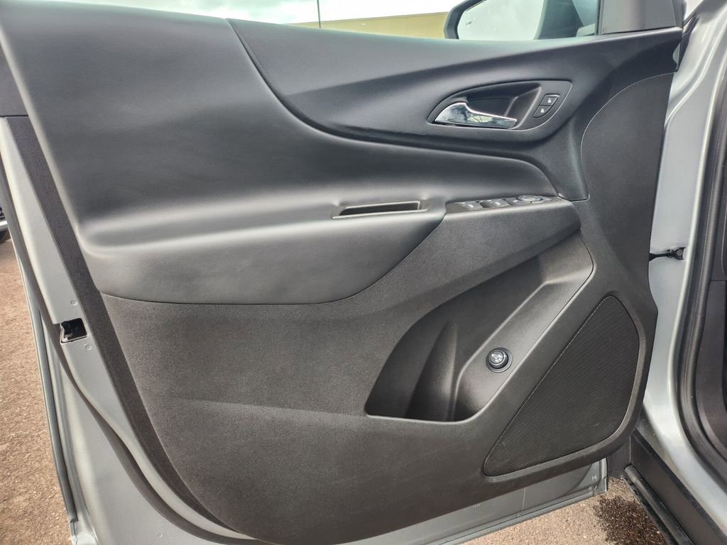 Used 2024 Chevrolet Equinox LT image 28