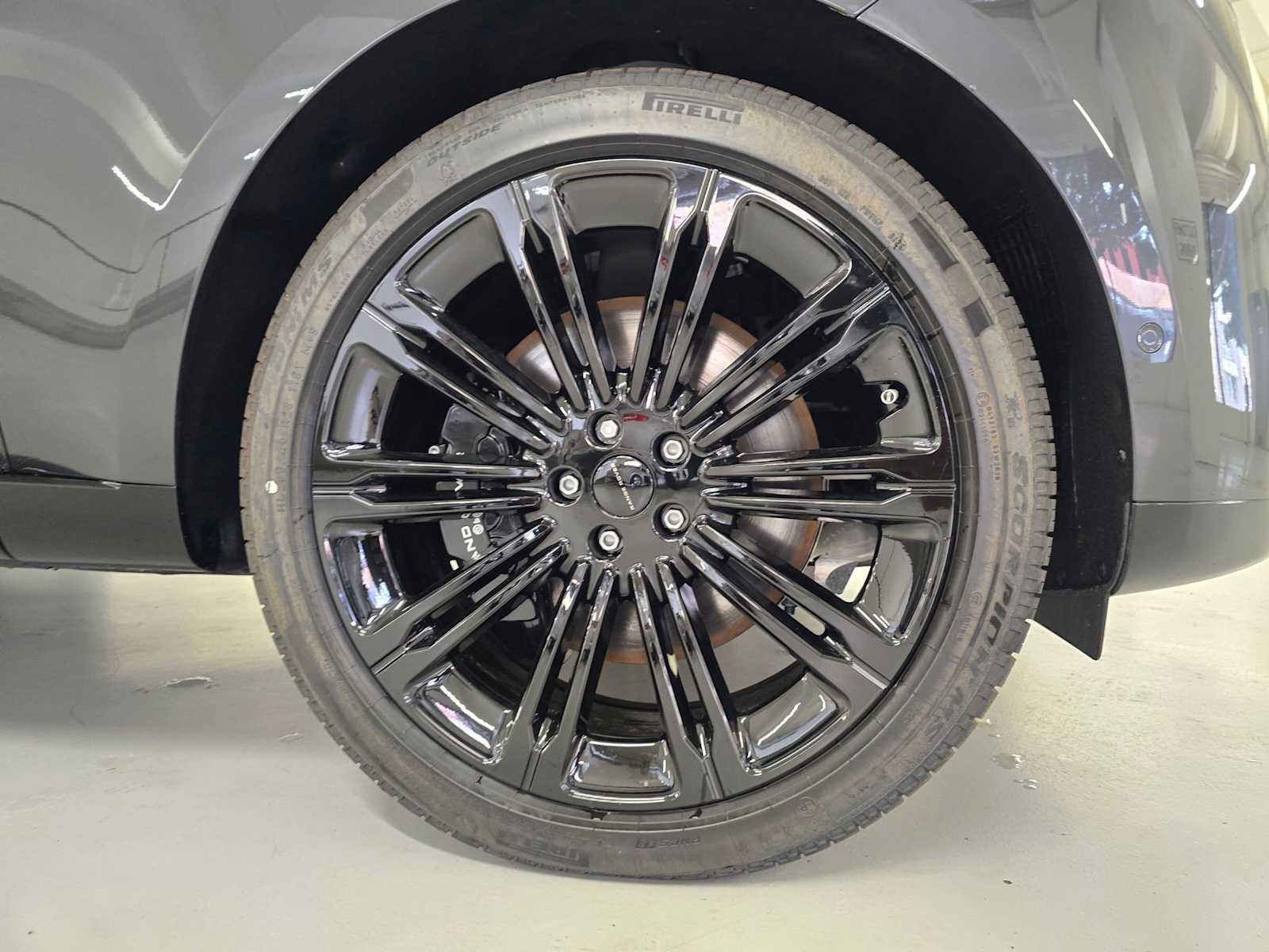New 2026 Land Rover Range Rover Long Wheelbase SE AWD/4WD image 9