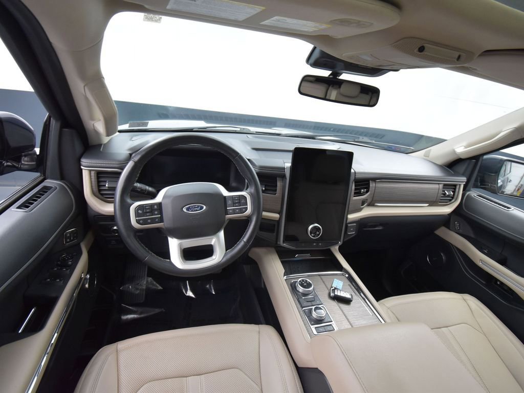 Used 2022 Ford Expedition Limited image 11