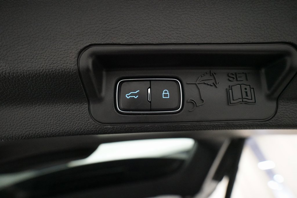 Used 2020 Ford Explorer Limited w/ Class III Trailer Tow Package image 15