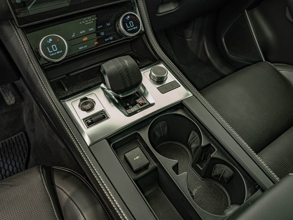 Certified 2025 Jaguar F-PACE R-Dynamic S AWD/4WD image 25