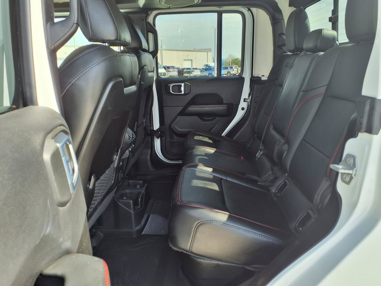 Used 2025 Jeep Gladiator Rubicon w/ Convenience Group AWD/4WD image 25