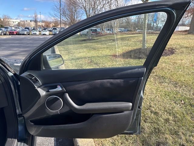 Used 2009 Pontiac G8 image 16