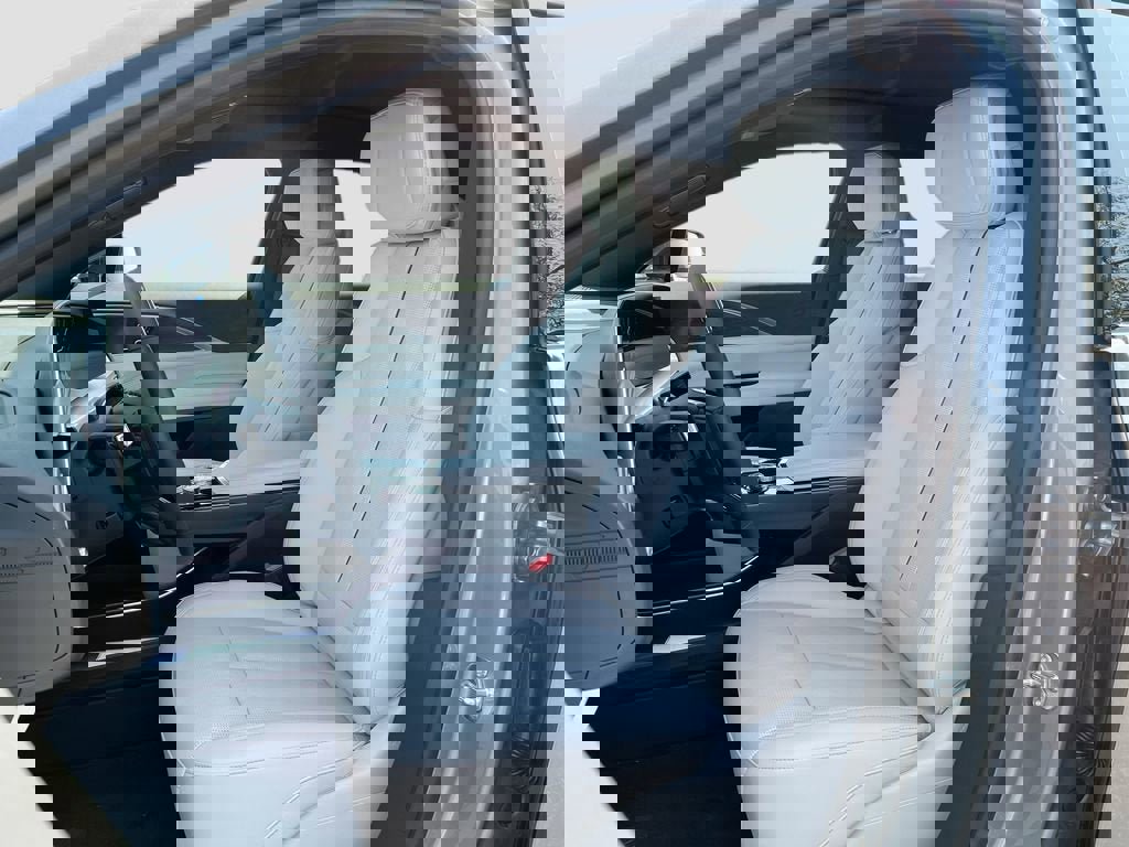 New 2026 Cadillac Lyriq Sport w/ LPO, Floor Liner Package image 21