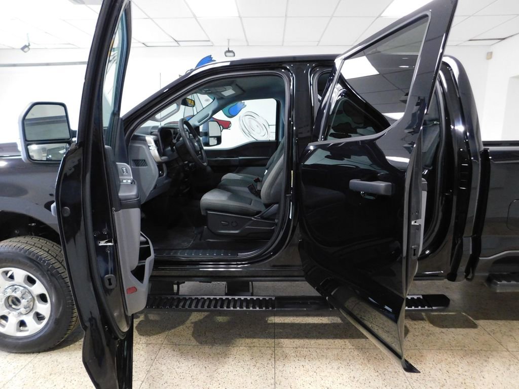 Used 2023 Ford F250 XLT image 26
