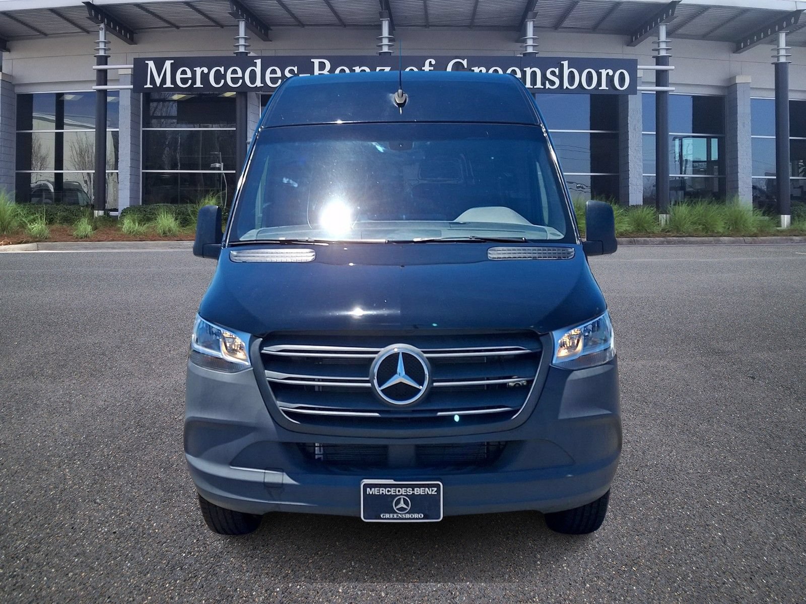 Used 2023 Mercedes-Benz Sprinter 2500 image 2