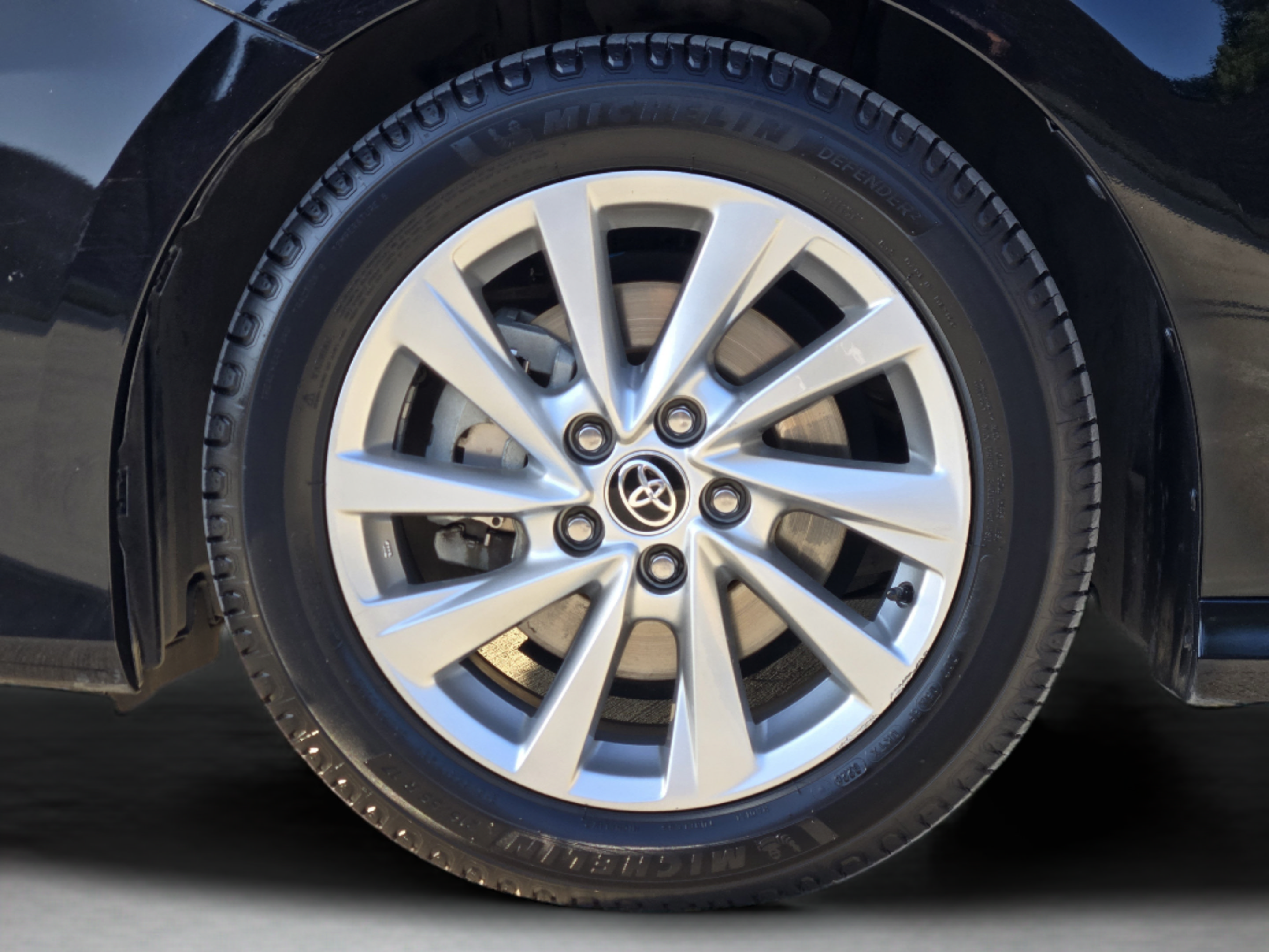 Used 2021 Toyota Camry LE FWD image 31