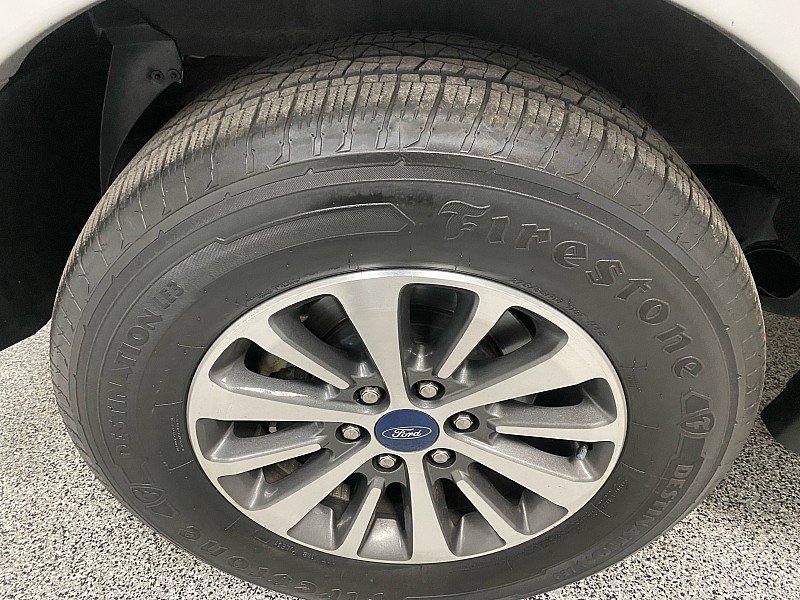 Used 2017 Ford Expedition XLT image 24