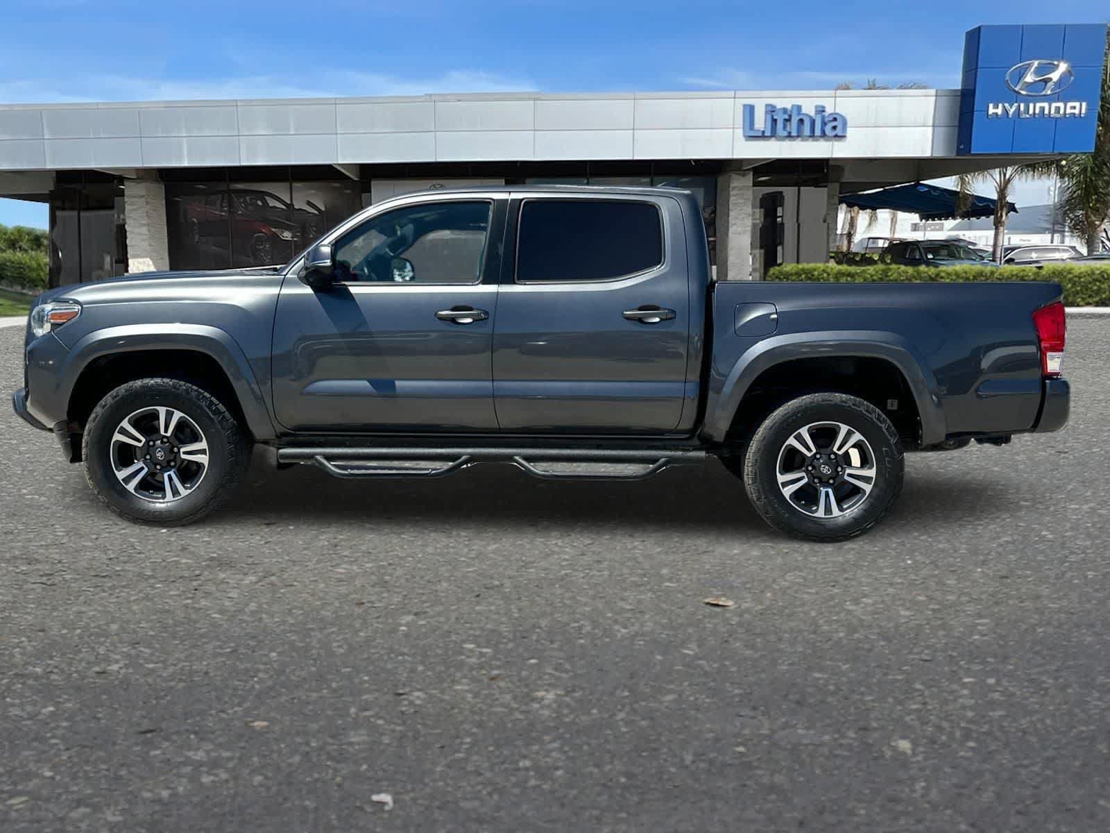 Used 2016 Toyota Tacoma TRD Sport w/ Towing Package RWD image 6