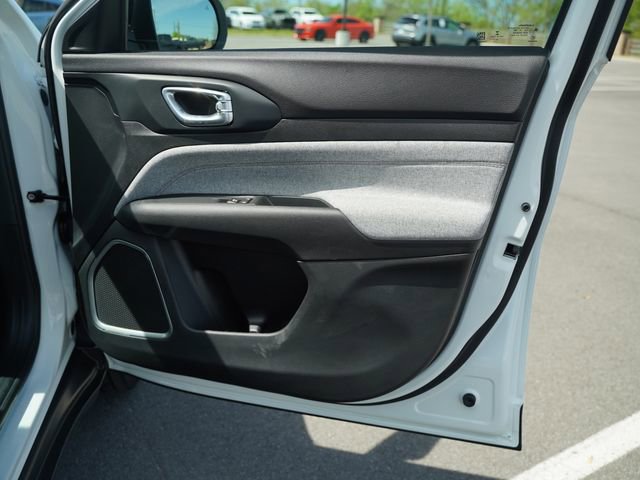 Used 2022 Jeep Compass Latitude image 21