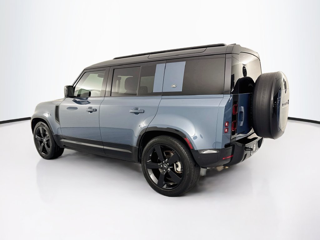 Certified 2024 Land Rover Defender 110 X-Dynamic SE AWD/4WD image 7