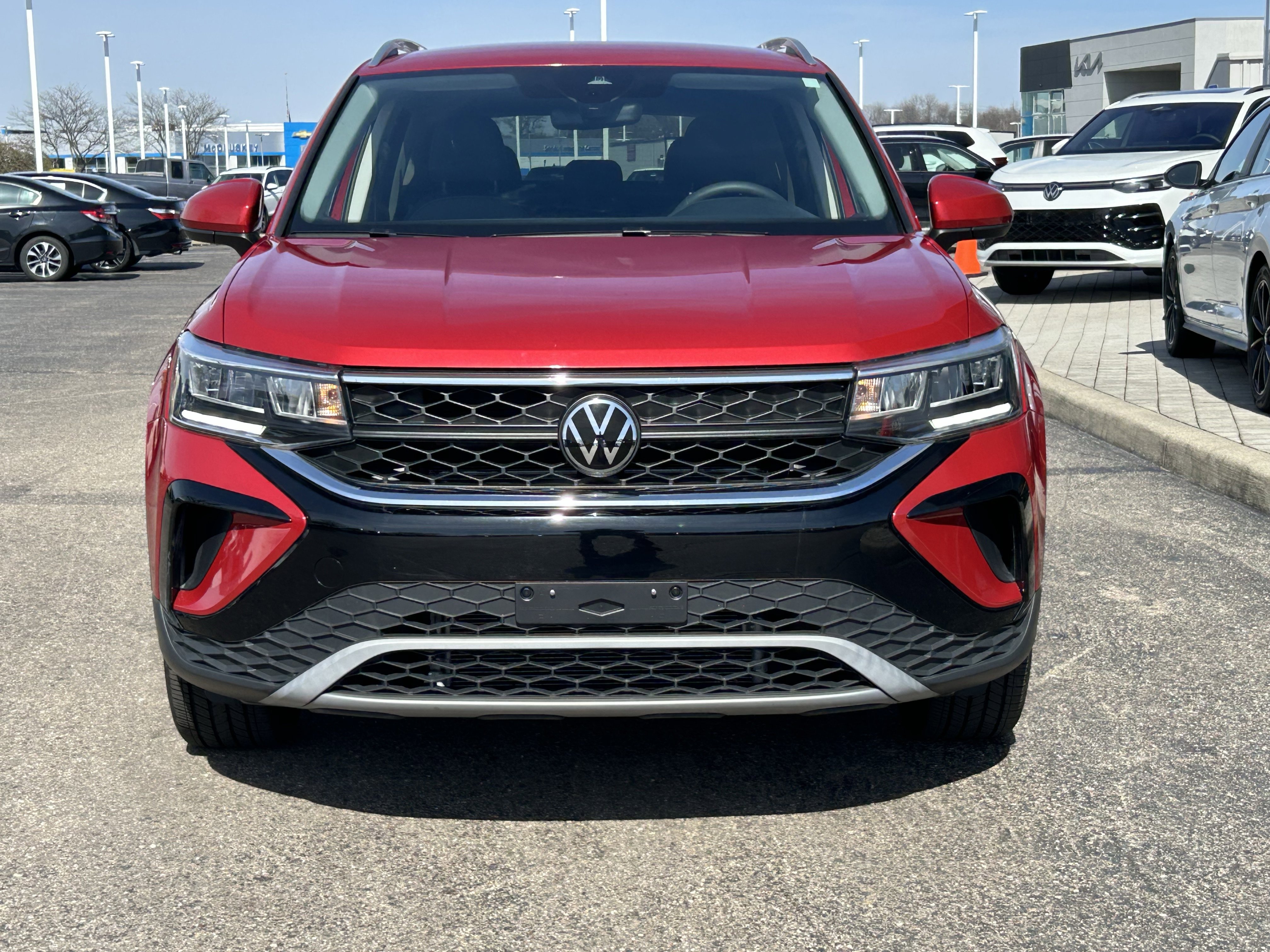 Certified 2023 Volkswagen Taos SE w/ Black Wheel Package image 2