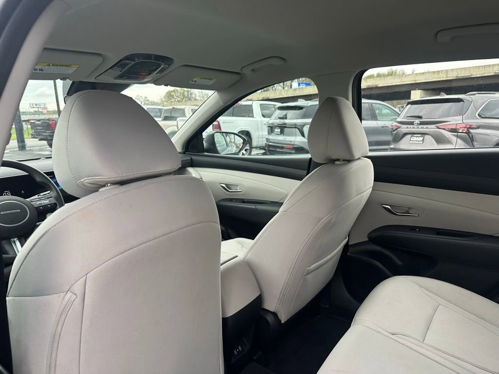 Used 2025 Hyundai Tucson SE image 27