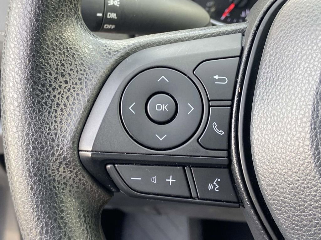 Used 2022 Toyota RAV4 LE image 32