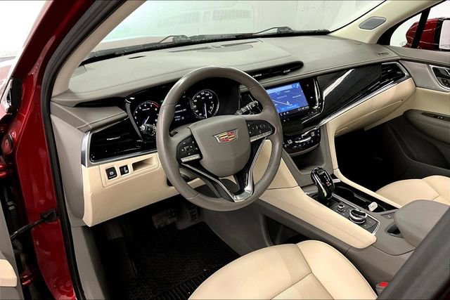 Used 2023 Cadillac XT6 Premium Luxury image 16