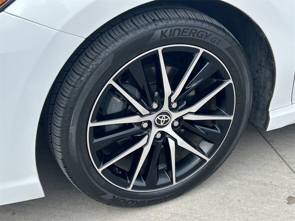 Used 2023 Toyota Camry SE image 9