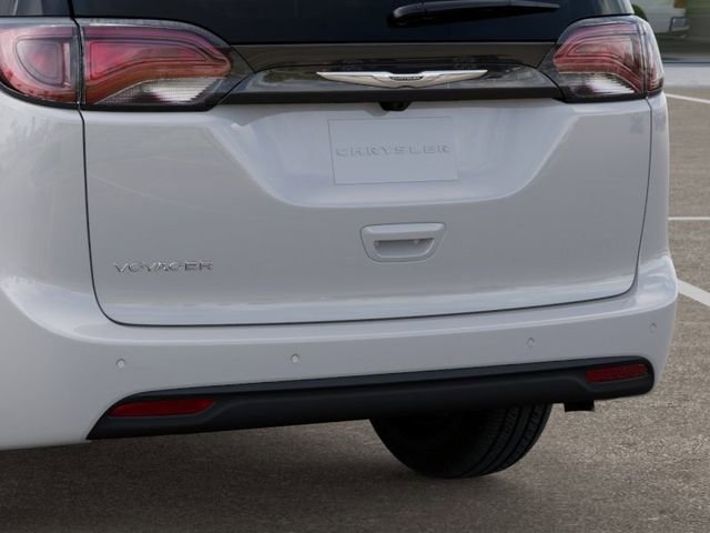 New 2025 Chrysler Voyager LX image 14