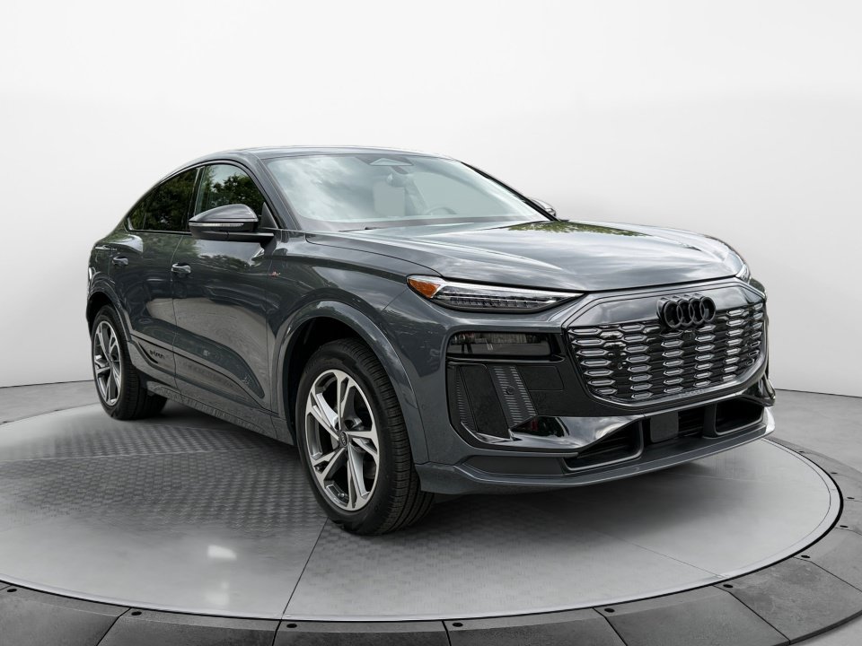 New 2027 Audi Q6 e-tron Premium Plus AWD/4WD image 1